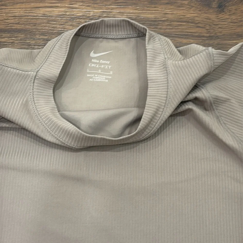NIKE Athletic Top